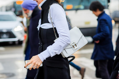 atmosphere details, AUTUMN WINTER 2016-2017, AW 16-17, black jacket, detail, fashion week, frenchystyle, FW, FW 16-17, horizontal, iphone, jonathan paciullo, leather bag, NEW YORK, NYFW, sleeveless, street style, turtleneck sweater, white bag, white sweater, woman