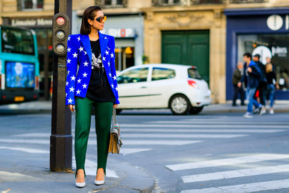 atmosphere details, black t shirt, blazer, blue jacket, fashion week, frenchystyle, full length, FW, green pants, gucci, horizontal, jonathan paciullo, leather bag, leather shoes, liz yu, multicolor bag, PARIS, PFW, printed bag, printed jacket, printed t shirt, sequined bag, SPRING SUMMER 2017, SS 17, stars, stir pants, street style, sunglasses, trousers, white shoes