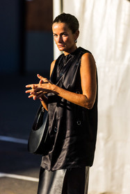 bag, black monochrome, black shirt, black skirt, coperni bag, leather bag, leather skirt, Lucy Chadwick, monochrome, shirt, skirt, sleveless shirt, street style, jonathan paciullo, FW, frenchystyle, fashion week, PFW, PARIS, SPRING SUMMER 2022, SS 22, vertical, atmosphere details