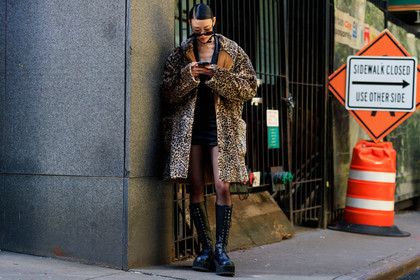 model, sora choi, leopard printed coat, fur coat, black leather jacket, black leather dress, black leather boots, high boots, flat boots, laced boots, black tights, beige coat, iphone, smartphone, fashion week, frenchystyle, FW, jonathan paciullo, street style, NYFW, NEW YORK, AUTUMN WINTER 2020-2021, FALL WINTER 2020-2021, FW 20-21, horizontal, atmosphere details, full length