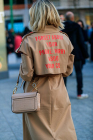 beige bag, beige coat, chloé, graphic jacket, leather bag, message, printed jacket, fashion week, frenchystyle, FW, jonathan paciullo, street style, MFW, MILAN, AUTUMN WINTER 2019-2020, AW 19-20, FALL WINTER 2019-2020, FW 19-20, vertical, atmosphere details, detail