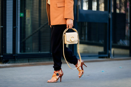 black pants, blazer, brown shoes, chloé, high heels, leather bag, leather shoes, pink jacket, sweatpants, Tiffany Hsu, trousers, white bag, PARIS, PFW, street style, jonathan paciullo, FW, frenchystyle, fashion week, AUTUMN WINTER 2019-2020, AW 19-20, FALL WINTER 2019-2020, FW 19-20, horizontal, atmosphere details, detail