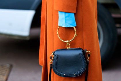 atmosphere details, AUTUMN WINTER 2017-2018, AW 17-18, black bag, blue top, camel coat, chloe, detail, FALL WINTER 2017-2018, fashion week, frenchystyle, FW, FW 17-18, golden details, horizontal, jonathan paciullo, leather bag, linda tol, MFW, MILAN, overcoat, street style