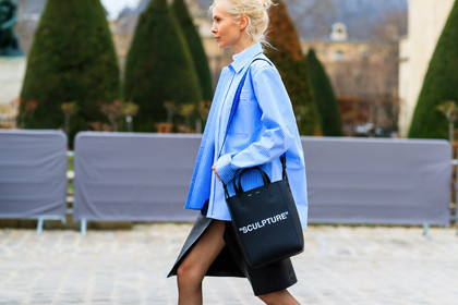 atmosphere details, AUTUMN WINTER 2017-2018, AW 17-18, black bag, black skirt, blue jacket, blue shirt, detail, FALL WINTER 2017-2018, fashion week, fishnet, frenchystyle, FW, FW 17-18, horizontal, jonathan paciullo, leather bag, leather skirt, off white, olga karput, PARIS, PFW, printed shirt, street style, striped shirt, white top