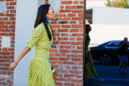 atmosphere details, brown bag, detail, earrings, fashion week, floral, flowers, frenchystyle, FW, graphic dress, horizontal, jonathan paciullo, MFW, MILAN, printed dress, SPRING SUMMER 2018, SS 18, street style, sunglasses, yellow dress