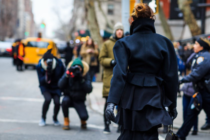 atmosphere details, AUTUMN WINTER 2016-2017, AW 16-17, black coat, black gloves, black skirt, detail, fashion week, frenchystyle, FW, FW 16-17, horizontal, jonathan paciullo, leather gloves, NEW YORK, NYFW, oversize, pleats, street style, tone on tone, total look black, woman, wool skirt