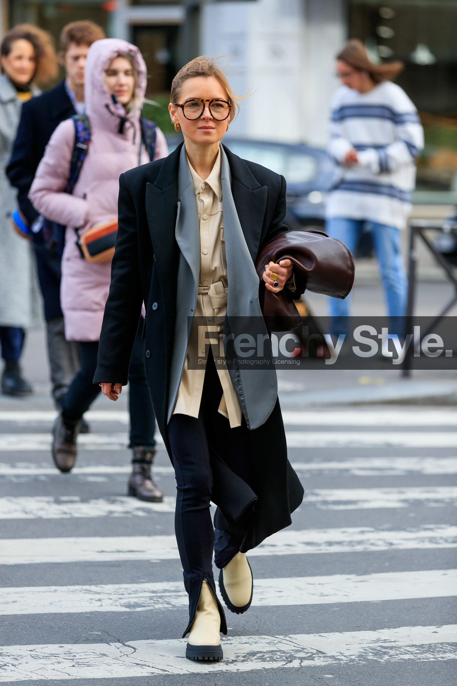 aviator glasses, scale sunglasses, big glasses, light beige leather shirt, light beige leather boots, grey jacket, black coat, brown leather clutch, flat boots, big sole boots, technical fabric pants, zipped pants, black pants, fashion week, frenchystyle, FW, jonathan paciullo, street style, PFW, PARIS, AUTUMN WINTER 2020-2021, FALL WINTER 2020-2021, FW 20-21, vertical, full length