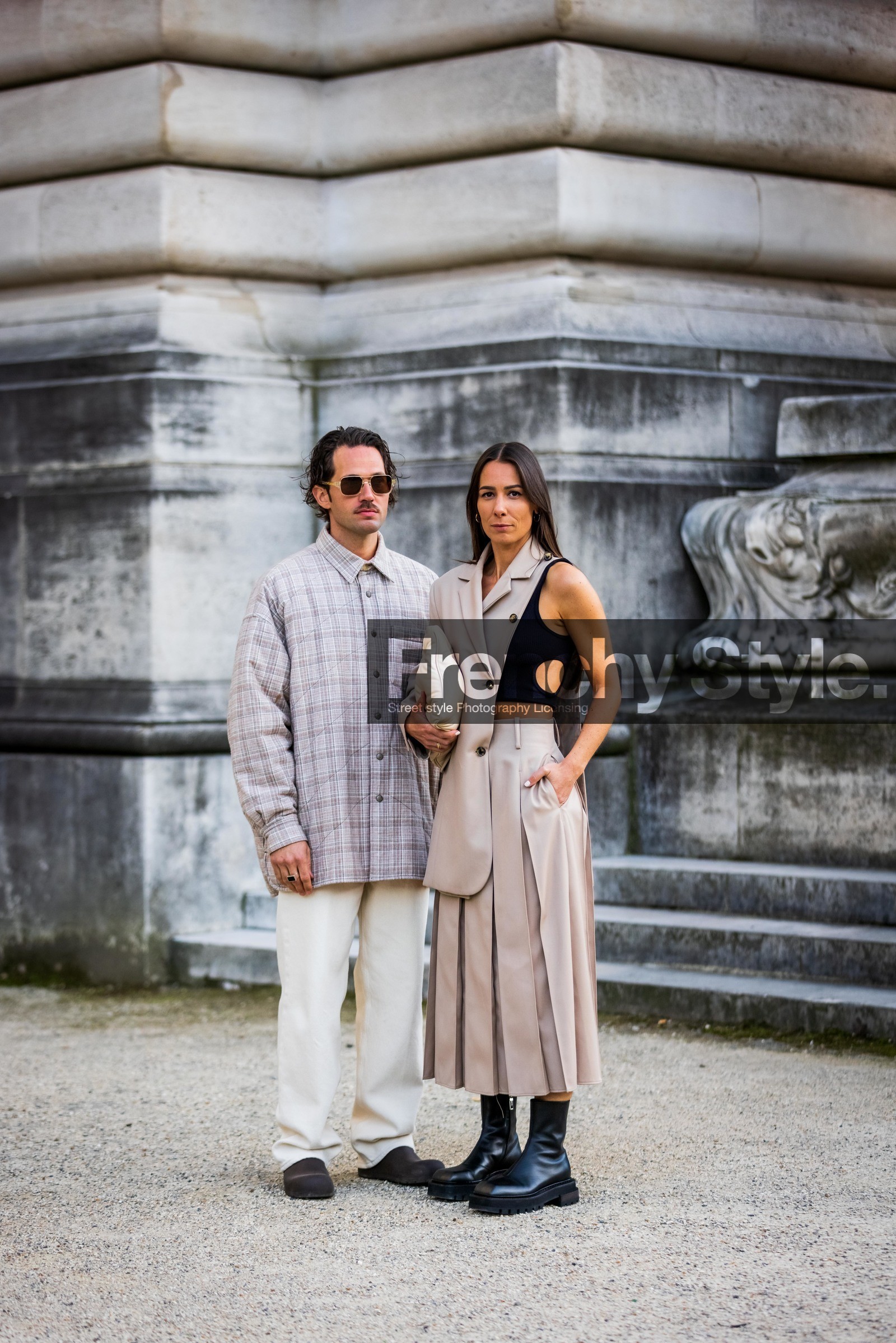 Alice Barbier, asymetrical blazer, bag, beige blazer, beige shirt, beige skirt, black boots, black top, blazer, boots, couple, duo, ecru bag, ecru pants, jean, Jean-Sebastien Roques, margiela bag, menswear, pants, pleated skirt, shirt, skirt, sunglasses, tartan shirt, street style, jonathan paciullo, FW, frenchystyle, fashion week, PFW, PARIS, SPRING SUMMER 2022, SS 22, vertical, full length