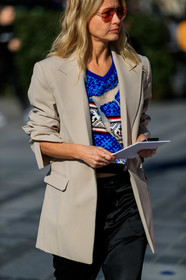 beige jacket, black pants, blazer, blue sweater, holli rogers, sunglasses, trousers, PARIS, PFW, street style, jonathan paciullo, FW, frenchystyle, fashion week, AUTUMN WINTER 2019-2020, AW 19-20, FALL WINTER 2019-2020, FW 19-20, vertical, atmosphere details, detail