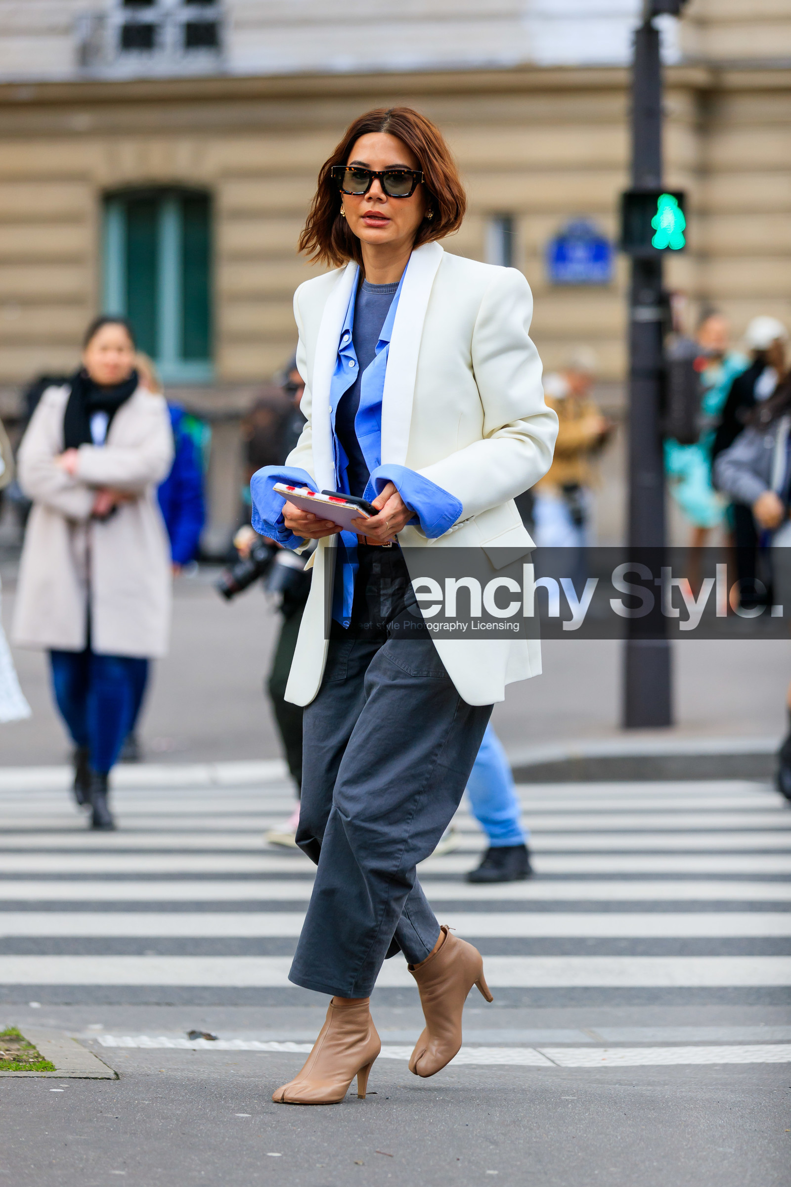 Christine Centenera, white jacket, light blue shirt, grey t-shirt, grey pants, scale sunglasses, beige leather boots, camel toe margiela boots, low boots, high heels boots, margiela boots, cropped pants, loose pants, louis vuitton sunglasses, fashion week, frenchystyle, FW, jonathan paciullo, street style, PFW, PARIS, vertical, full length
