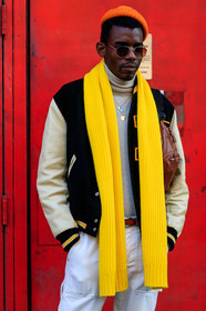beige sweater, brown bag, leather bag, necklace, orange beanie, sunglasses, teddy jacket, trousers, turtleneck sweater, white pants, yellow scarf, street style, jonathan paciullo, FW, frenchystyle, fashion week, LFW, LONDON, AUTUMN WINTER 2019-2020, AW 19-20, FW 19-20, FALL WINTER 2019-2020, vertical, atmosphere details, detail