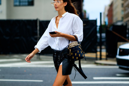 black bag, black skirt, chloé, estelle pigault, graphic bag, leather bag, leather skirt, printed bag, sunglasses, white shirt, fashion week, frenchystyle, FW, jonathan paciullo, street style, NYFW, NEW YORK, SPRING SUMMER 2019, SS 19, atmosphere details, horizontal, detail