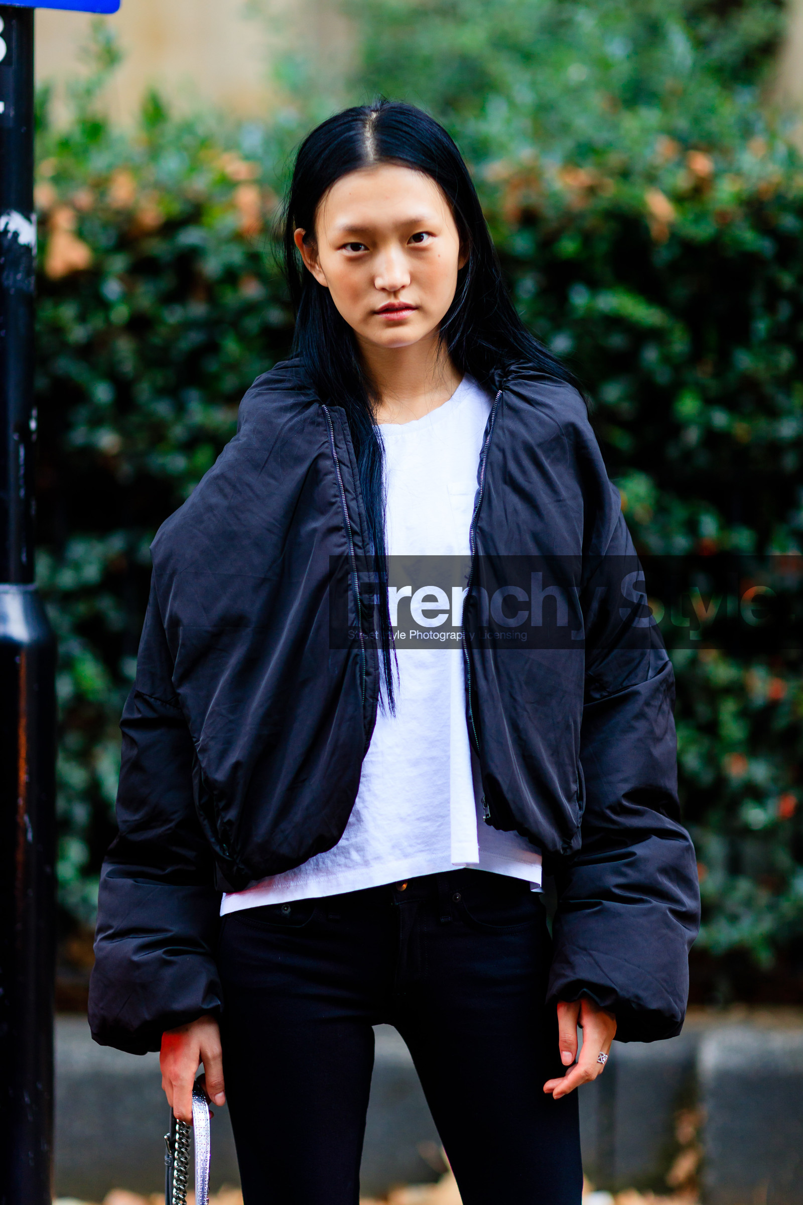 atmosphere details, black denim, black jacket, black pants, denim pants, detail, fashion week, frenchystyle, FW, jeans, jonathan paciullo, LFW, LONDON, model, portrait, SPRING SUMMER 2017, SS 17, street style, trousers, vertical, white t shirt, woman