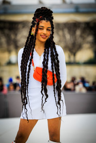 long braids, white short, white cardigan, crossbody bag, dior bag, dior, orange bag, multiple earrings, fashion week, frenchystyle, FW, jonathan paciullo, street style, AUTUMN WINTER 2022-2023, FALL WINTER 2022_2023, FW 22-23, PFW, PARIS, vertical, detail