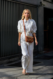 leonie hanne, white jumpsuit, long sleeves jumpsuit, linen jumpsuits, belted jumpsuit, etro bag, camel leather bag, beige bag, crossbody bag, beige suede sandals, high heels sandals, open toe shoes, etro shoes, fashion week, frenchystyle, FW, jonathan paciullo, street style, MFW, MILAN, AUTUMN WINTER 2020-2021, FALL WINTER 2020-2021, FW 20-21, vertical, full length