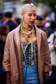 blue pants, brown coat, bustier, choker, coat, gold choker, grey bustier, hair jewel, hairstyle, lace up top, layering necklace, leather coat, necklace, pearl necklace, printed bustier, street style, jonathan paciullo, FW, frenchystyle, fashion week, PFW, PARIS, SPRING SUMMER 2022, SS 22, vertical, atmosphere details