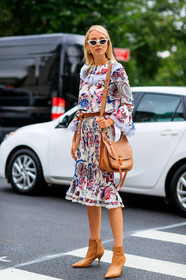 beige bag, beige boots, brown belt, floral, flowers, graphic dress, high heels, leather bag, leather belt, leather shoes, printed dress, sunglasses, white dress, fashion week, frenchystyle, FW, jonathan paciullo, street style, NYFW, NEW YORK, SPRING SUMMER 2019, SS 19, vertical, full length