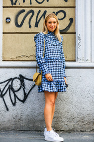 blue dress, checked, graphic dress, leather bag, leather shoes, nike, plaid, printed dress, ruffles, white sneakers, yellow bag, fashion week, frenchystyle, FW, jonathan paciullo, street style, MFW, MILAN, SPRING SUMMER 2019, SS 19, vertical, full length