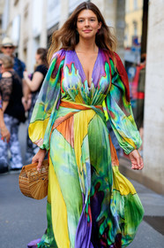 multicolor dress, long dress, long sleeves dress, balloon sleeves, printed dress, pleated dress, belted dress, hand bag, basket bag, low necked dress, silk dress, fashion week, frenchystyle, FW, jonathan paciullo, street style, MFW, MILAN, SPRING SUMMER 2020, SS 20