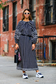 black bag, black belt, checked, gingham, graphic dress, jen wonders, leather bag, leather belt, leather shoes, plaid, printed dress, sunglasses, white sneakers, fashion week, frenchystyle, FW, jonathan paciullo, street style, NYFW, NEW YORK, SPRING SUMMER 2019, SS 19, vertical, full length