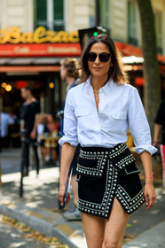 atmosphere details, black skirt, capucine sarfyutlu, detail, fashion week, frenchystyle, FW, jonathan paciullo, MENSWEAR, PARIS, PFW, SPRING SUMMER 2018, SS 18, street style, studs, sunglasses, vertical, white shirt