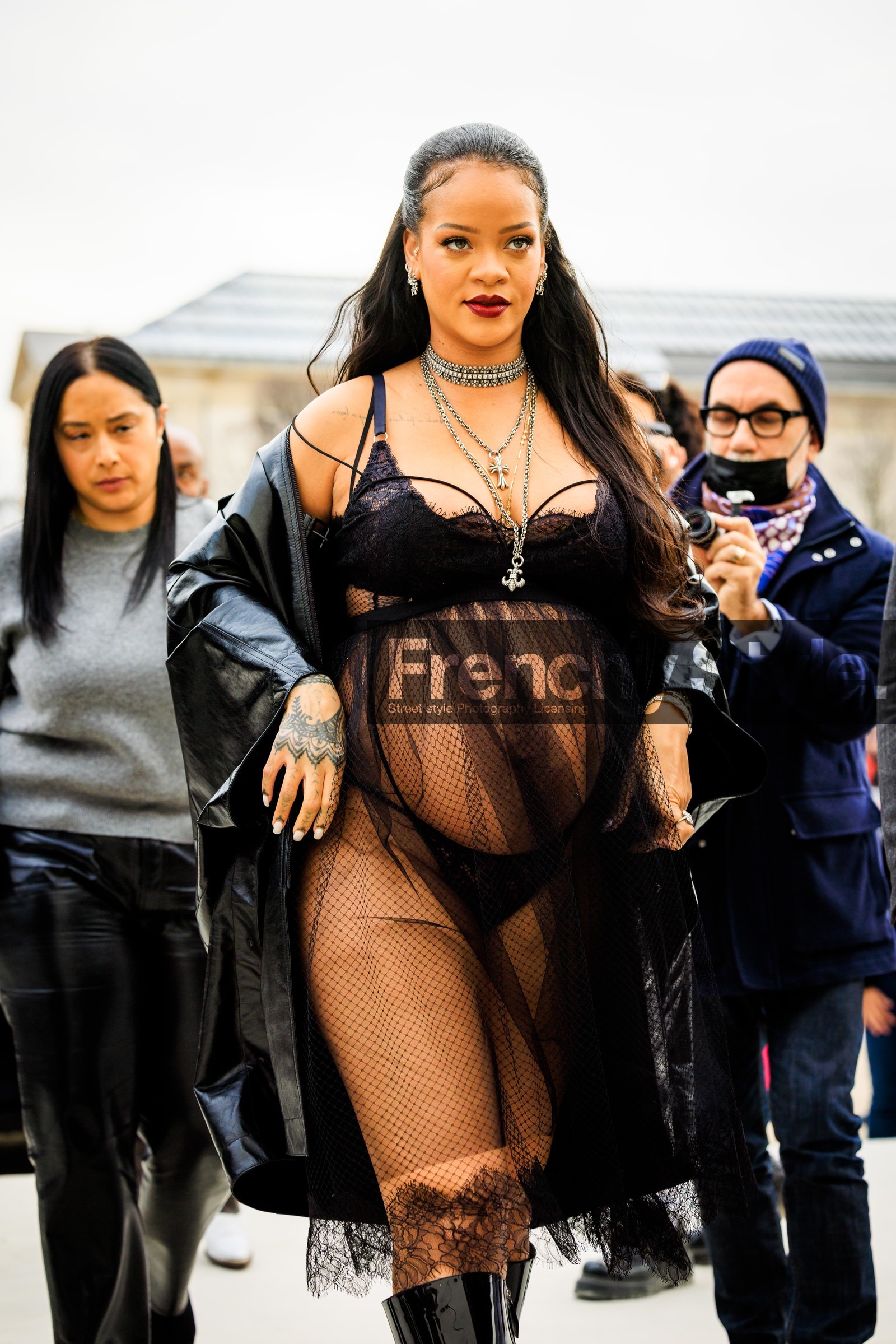 black pattent jacket, black bra, black dress, tulle dress, multiple necklaces, long hair, burgundy lips, make up, rihanna, fashion week, frenchystyle, FW, jonathan paciullo, street style, AUTUMN WINTER 2022-2023, FALL WINTER 2022_2023, FW 22-23, PFW, PARIS, vertical, detail