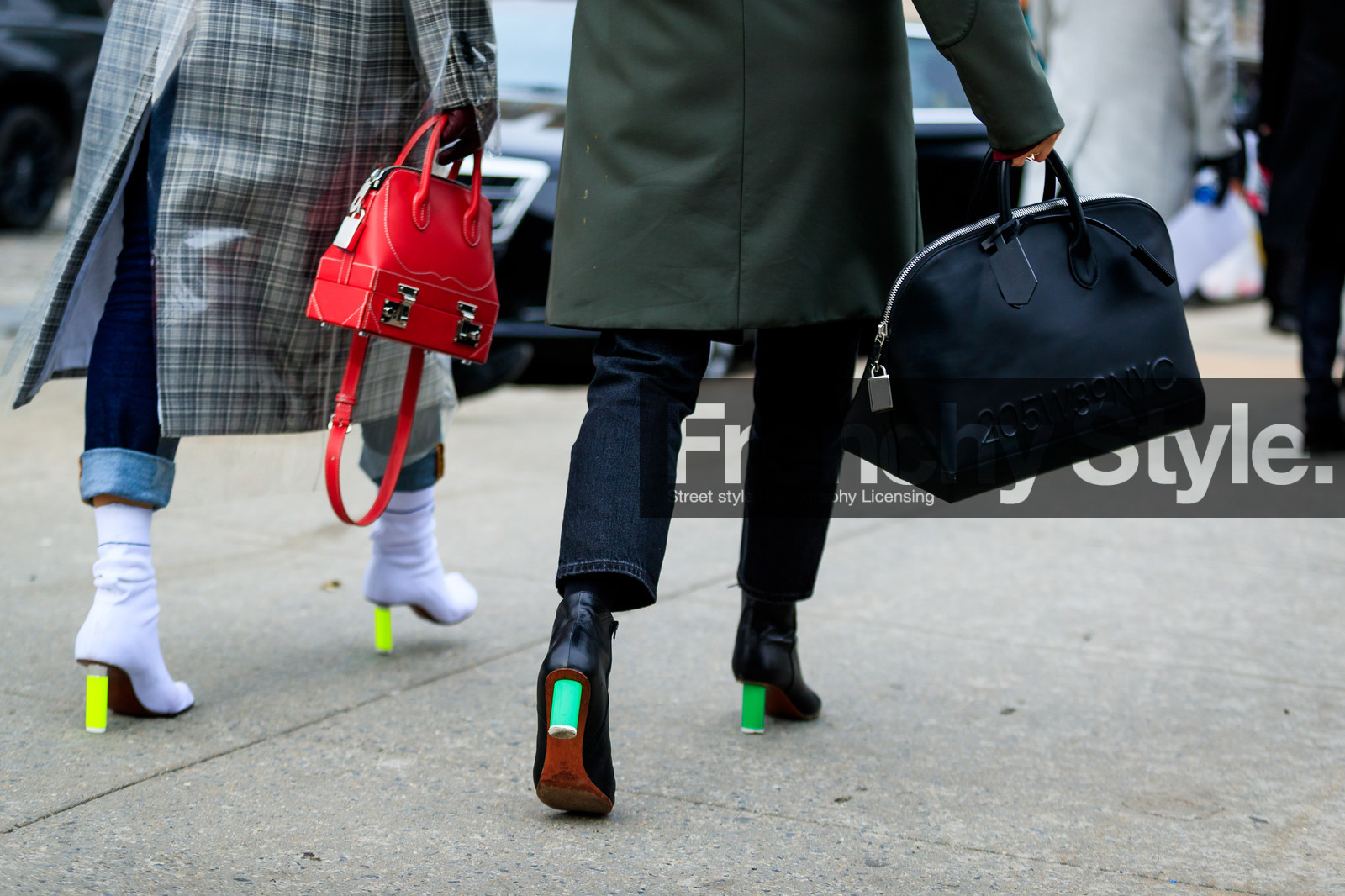 black bag, black denim, black shoes, blue denim, calvin klein, checked coat, denim pants, graphic jacket, green coat, grey coat, high heels, jeans, leather bag, leather shoes, printed coat, red bag, trousers, vêtements, white boots, street style, jonathan paciullo, FW, frenchystyle, fashion week, NYFW, NEW YORK, AUTUMN WINTER 2018-2019, AW 18-19, FALL WINTER 2018-2019, FW 18-19, atmosphere details, horizontal, detail