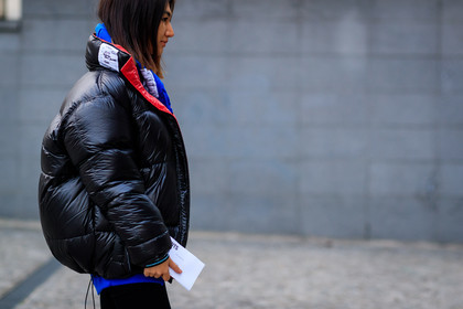 black jacket, blue sweater, down jacket, vêtements, fashion week, frenchystyle, FW, jonathan paciullo, street style, PFW, PARIS, SPRING SUMMER 2017, SS 17, HAUTE COUTURE, atmosphere details, detail, horizontal
