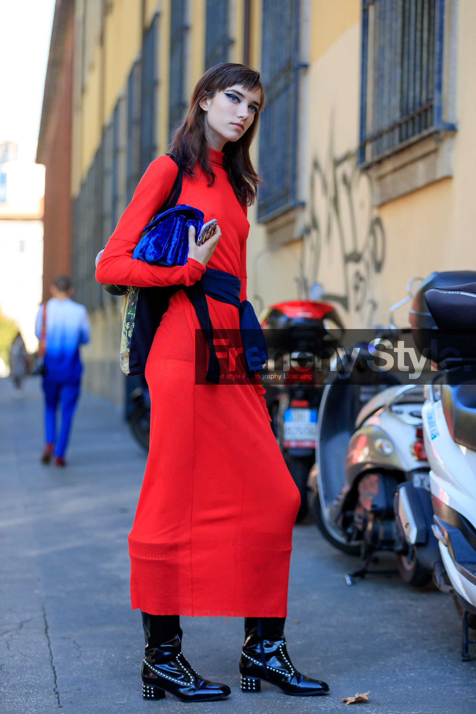 black shoes, blue bag, eyeliner, fashion week, frenchystyle, full length, FW, high boots, high heels, jonathan paciullo, leather bag, leather shoes, MFW, MILAN, model, red dress, SPRING SUMMER 2018, SS 18, street style, studs, varnished leather shoes, velvet, vertical