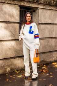 Alice Barbier, bag, color, lacoste look, orange bag, white jumper, white knitwear, white pants, lacoste, fashion week, frenchystyle, FW, jonathan paciullo, street style, PFW, PARIS, SPRING SUMMER 2022, SS 22, vertical, full length