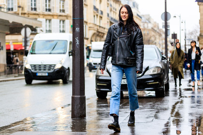 atmosphere details, AUTUMN WINTER 2017-2018, AW 17-18, black bag, black jacket, black perfecto, black shoes, blue denim, denim pants, FALL WINTER 2017-2018, fashion week, frenchystyle, full length, FW, FW 17-18, horizontal, jeans, jonathan paciullo, leather jacket, leather perfecto, leather shoes, model, PARIS, PFW, street style, trousers
