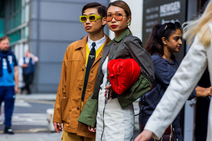 Rosana Lai, pouch, white, trousers, red, Bags, leather, brown, jacket, green, green shirt, top, sunglasses, necklace, fashion week, frenchystyle, FW, jonathan paciullo, street style, SPRING SUMMER 2022, SS 22, LFW, LONDON, horizontal, atmosphere details, detail