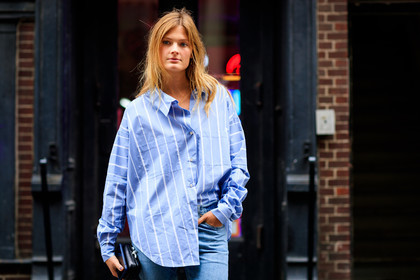 black bag, blue denim, blue shirt, denim pants, jeans, striped shirt, trousers, model, fashion week, frenchystyle, FW, jonathan paciullo, street style, NYFW, NEW YORK, SPRING SUMMER 2019, SS 19, atmosphere details, horizontal, detail