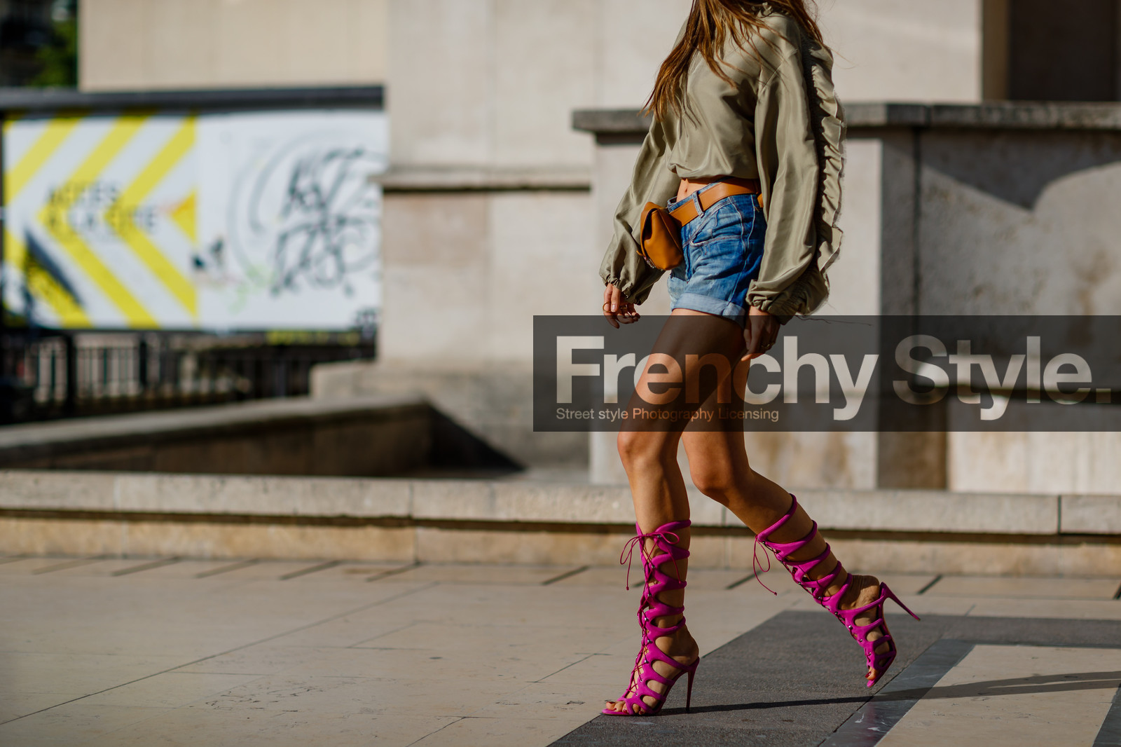 atmosphere details, AUTUMN WINTER 2016-2017, AW 16-17, blue denim, brown bag, brown belt, camel bag, camel belt, denim shorts, detail, doina ciobanu, FALL WINTER 2016-2017, fanny pack, fashion week, frenchystyle, fuschia, FW, FW 16-17, green top, HAUTE COUTURE, high boots, high heels, horizontal, jonathan paciullo, kaki top, leather bag, leather belt, MENSWEAR, PARIS, PFW, pink shoes, street style, suede shoes, sunglasses