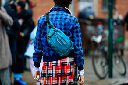 blue bag, blue jacket, blue skirt, checked, checked jacket, fanny pack, fur collar, graphic jacket, graphic skirt, leather bag, plaid, pleated skirt, printed jacket, printed skirt, red skirt, supreme, tartan, street style, jonathan paciullo, FW, frenchystyle, fashion week, NYFW, NEW YORK, AUTUMN WINTER 2018-2019, AW 18-19, FALL WINTER 2018-2019, FW 18-19, atmosphere details, horizontal, detail