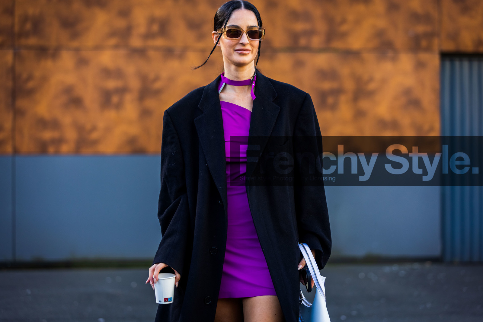 bag, black coat, coat, dress, Fiona Zanetti, leather bag, oversize coat, purple dress, sunglasses, white bag, street style, jonathan paciullo, FW, frenchystyle, fashion week, PFW, PARIS, SPRING SUMMER 2022, SS 22, horizontal, atmosphere details