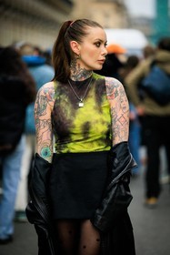 tatoos, tie dye tanktop, loop earrings, pony tail, mini skirt, black jacket, leather jacket, silver necklace, lock pendant necklace, fashion week, frenchystyle, FW, jonathan paciullo, street style, AUTUMN WINTER 2022-2023, FALL WINTER 2022_2023, FW 22-23, PFW, PARIS, vertical, detail