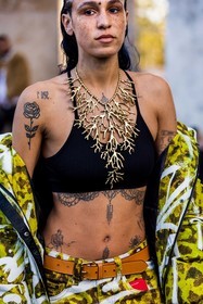 bag, belt, black bra, bra, camel belt, coat, freckles, gold necklace, Hera Pradel, leather belt, necklace, print, printed coat, printed pants, puffer, statement necklace, tattoo, transparent bag, yellow coat, yellow pants, fashion week, frenchystyle, FW, jonathan paciullo, street style, PFW, PARIS, SPRING SUMMER 2022, SS 22, vertical, atmosphere details