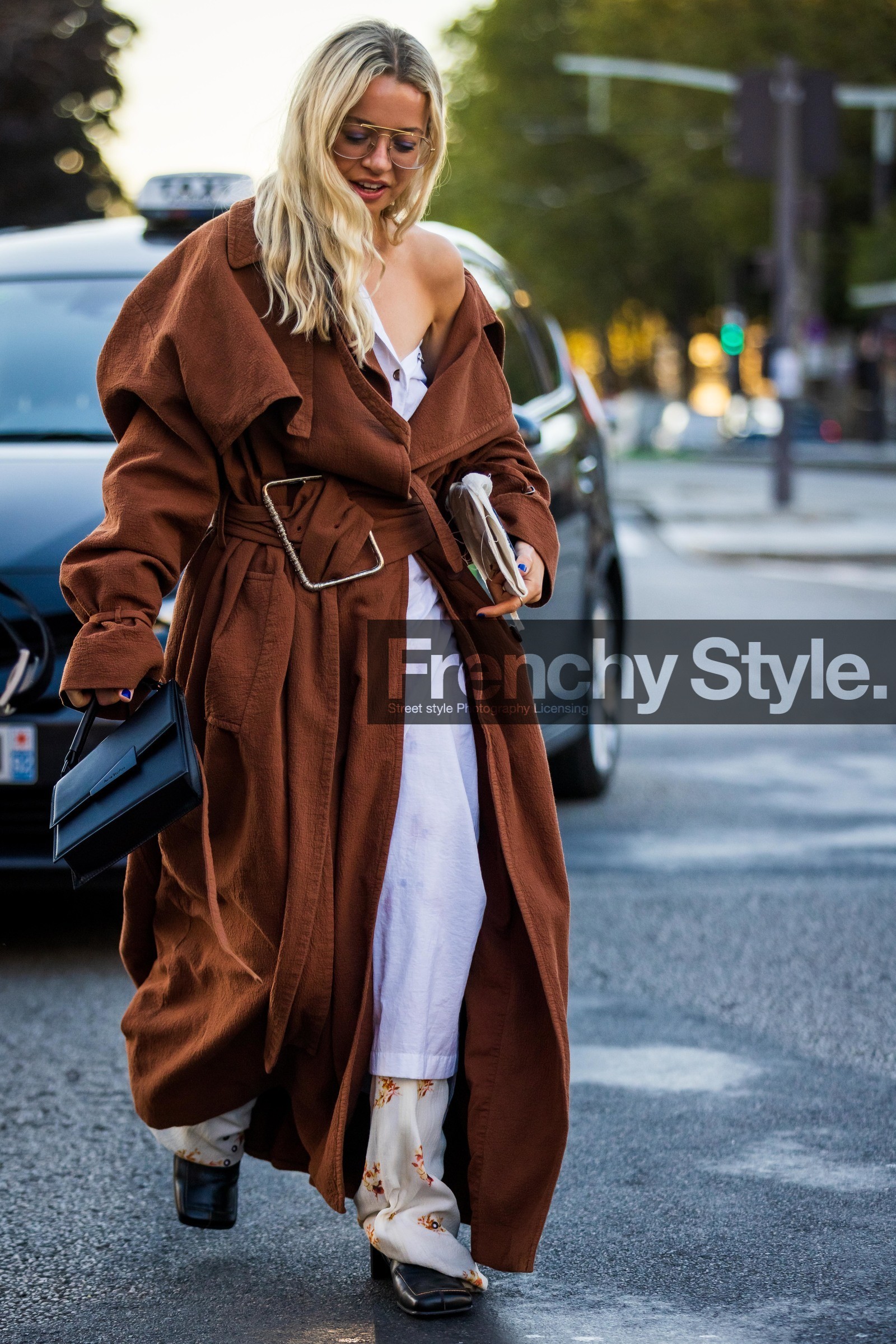 acne bag, acne studios, aviator glasses, black bag, brown coat, glasses, leather bag, oversize belt, oversize coat, small bag, Stephanie Broek, white dress, street style, jonathan paciullo, FW, frenchystyle, fashion week, PFW, PARIS, SPRING SUMMER 2022, SS 22, vertical, full length
