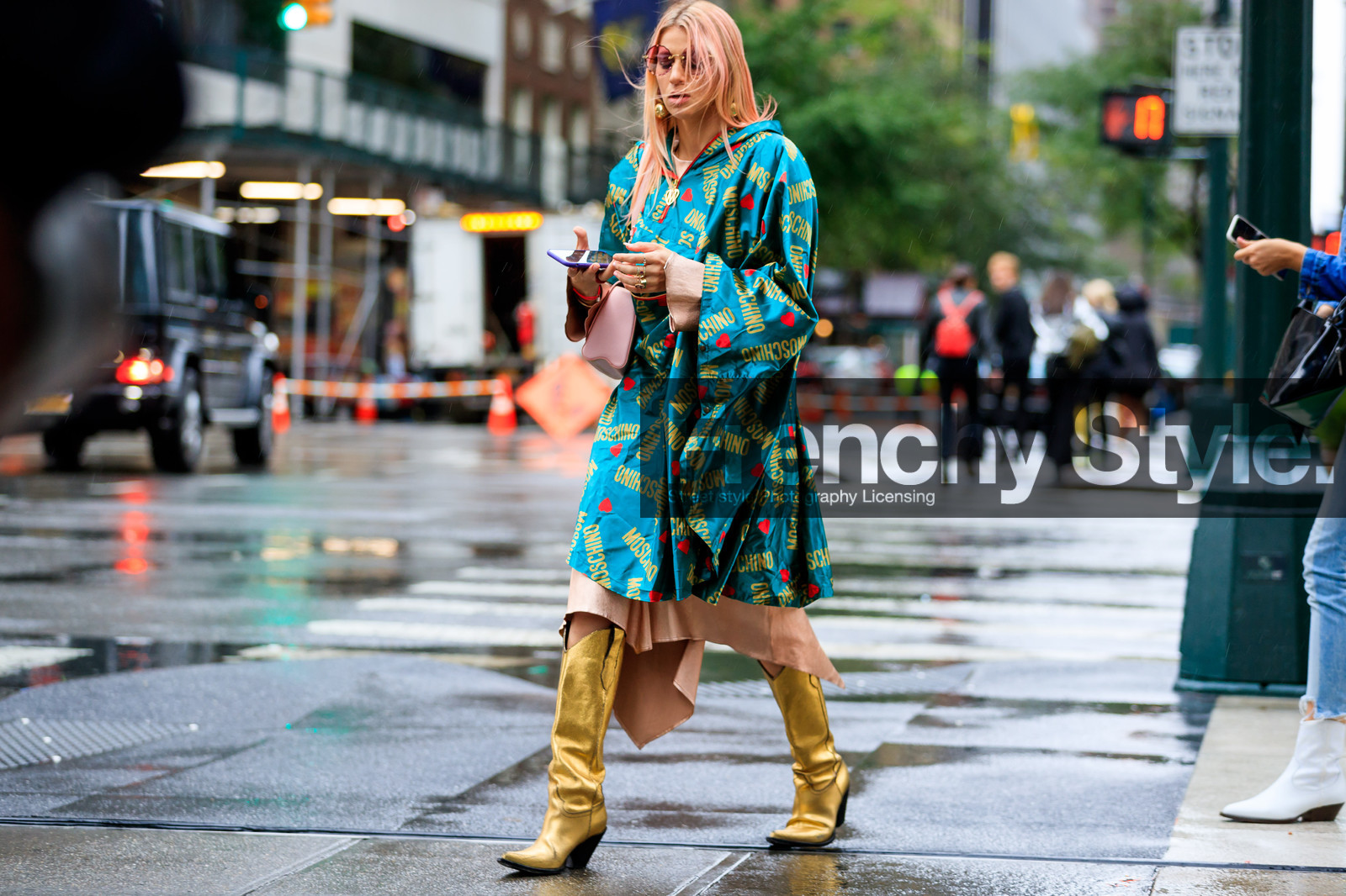 high heels, leather shoes, street style, jonathan paciullo, FW, frenchystyle, fashion week, NYFW, NEW YORK, SPRING SUMMER 2019, SS 19, atmosphere details, horizontal, full length
