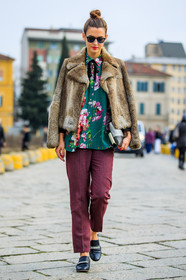 AUTUMN WINTER 2016-2017, AW 16-17, black loafers, black slippers, bordeaux, brown jacket, burgundy, FALL WINTER 2016-2017, fashion week, floral, flower, frenchystyle, full length, fur jacket, FW, FW 16-17, green shirt, jonathan paciullo, leather shoes, LFW, LONDON, MENSWEAR, natural fur, over the shoulder, printed shirt, red pants, silk shirt, street style, sunglasses, trousers, vertical