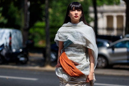 atmosphere details, detail, fashion week, frenchystyle, FW, horizontal, jonathan paciullo, kozue akimoto, MENSWEAR, orange, PARIS, PFW, SPRING SUMMER 2018, SS 18, street style, turquoise, white, white dress