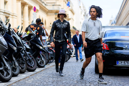 street style, jonathan paciullo, FW, frenchystyle, fashion week, PFW, PARIS, SPRING SUMMER 2019, SS 19, luka sabbat, horizontal, atmosphere details, full length