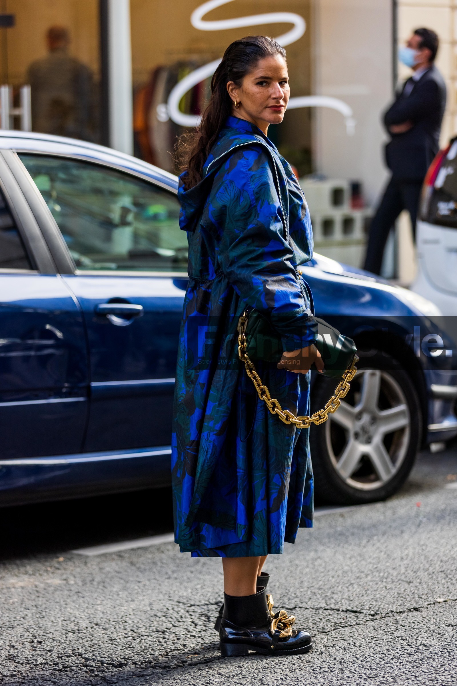 bag, black boots, blue dress, blue raincoat, boots, bottega veneta bag, chain bag, dress, floral print, flower print, Gili Biegun, gold chain, green bag, green dress, jw anderson boots, print, printed dress, printed raincoat, raincoat, street style, jonathan paciullo, FW, frenchystyle, fashion week, PFW, PARIS, SPRING SUMMER 2022, SS 22, vertical, full length