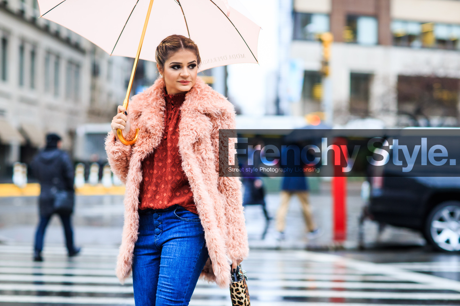 animal print, atmosphere details, AUTUMN WINTER 2016-2017, AW 16-17, blue denim, braids, denim pants, detail, fashion week, fishnet, frenchystyle, fur coat, fur jacket, FW, FW 16-17, high heels, horizontal, jeans, jonathan paciullo, leather bag, leopard print, NEW YORK, NYFW, pink coat, pink fur, pink jacket, red top, street style, thassia naves, trousers, umbrella, woman
