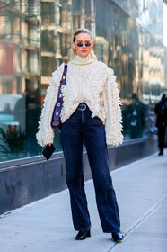 megane, megan adelaide, white pullover, oversize pullover, fringe pullover, small sunglasses, mirror sunglasses, metalic frame sunglasses, turtleneck pullover, black jeans, belted pants, brown leather bag, shoulder bag, animal skin bag, multi bucke bag, flare jeans, black leather boots, fashion week, frenchystyle, FW, jonathan paciullo, street style, AUTUMN WINTER 2020-2021, FALL WINTER 2020-2021, FW 20-21, vertical, full length, NYFW, NEW YORK