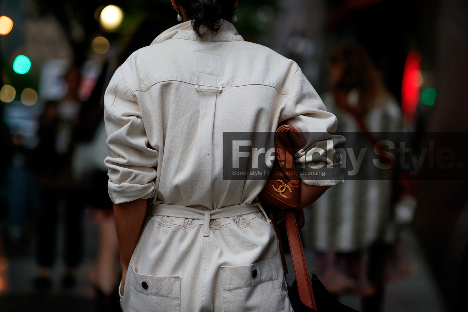 brown bag, chanel handbag, denim jumpsuit, leather bag, white denim, white jumpsuit, fashion week, frenchystyle, FW, jonathan paciullo, street style, NEW YORK, NYFW, SPRING SUMMER 2020, SS 20, horizontal, atmosphere details, detail