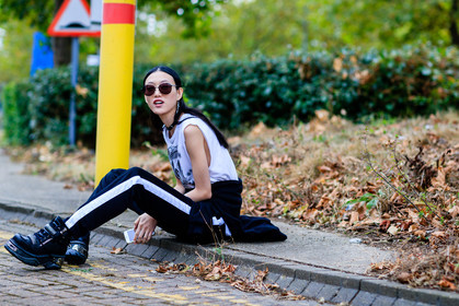 atmosphere details, black boots, black pants, black sweater, choker, detail, fashion week, frenchystyle, FW, horizontal, jonathan paciullo, leather shoes, LFW, LONDON, model, necklace, printed t shirt, ranger boots, sora choi, SPRING SUMMER 2017, SS 17, street style, sunglasses, sweatpants, tied up sweater, trousers, white t shirt, woman