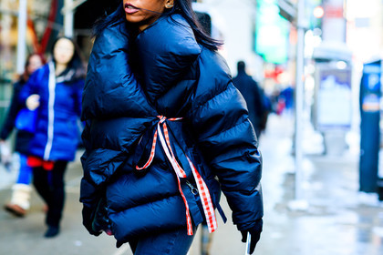 atmosphere details, AUTUMN WINTER 2017-2018, AW 17-18, black coat, black jacket, blue denim, denim pants, detail, down jacket, FALL WINTER 2017-2018, fashion week, frenchystyle, FW, FW 17-18, horizontal, jeans, jonathan paciullo, NEW YORK, NYFW, oversize, street style, trousers