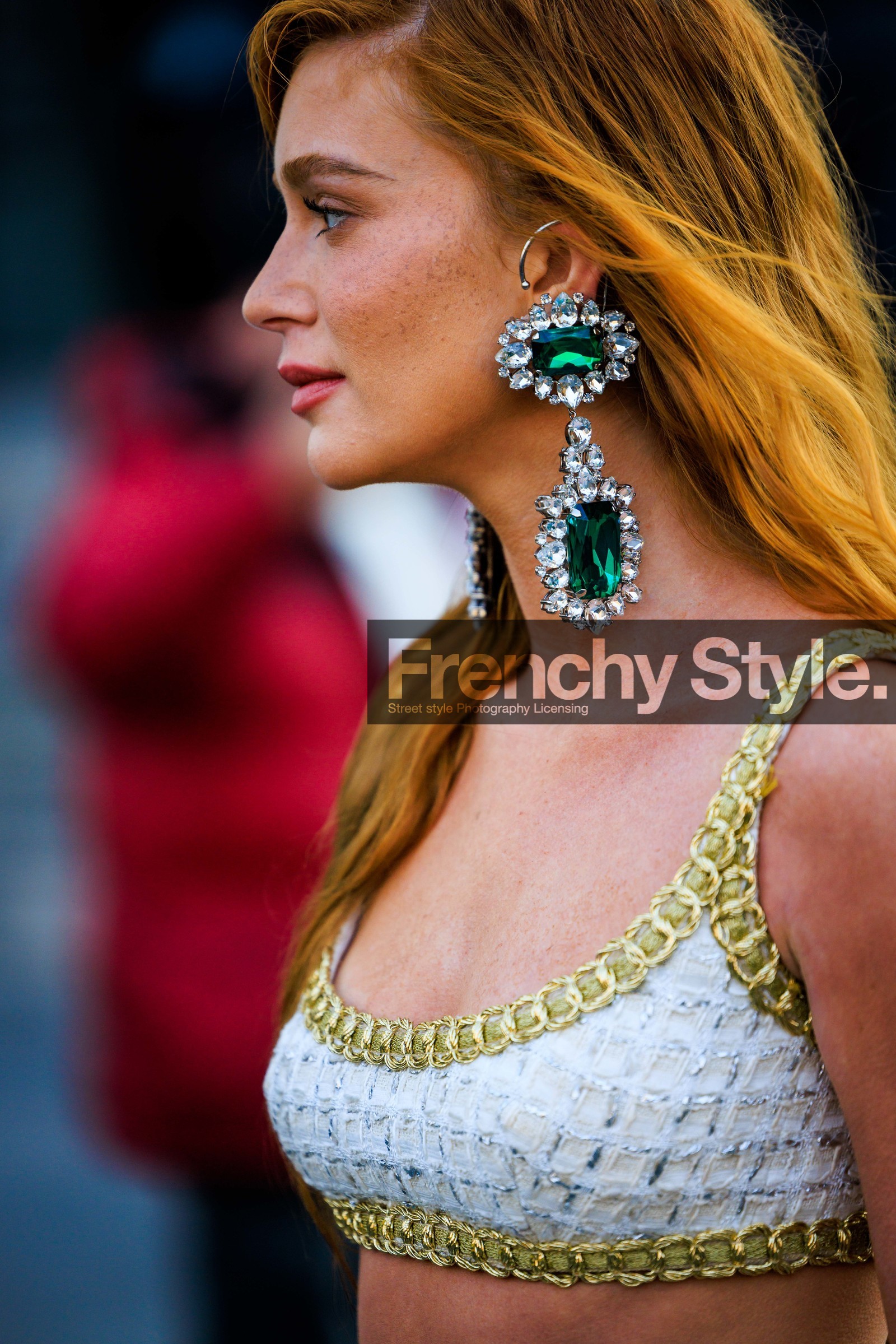 profile; ginger; jewelry; big earrings; gems; bra; golden bra; golde white; tweed bra
